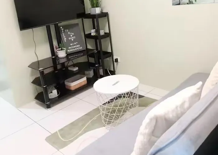Greenleaf Fast Wifi Apartment